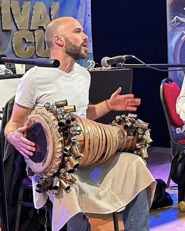 Erik Larrea